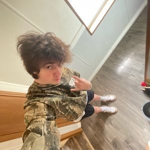 Meet your Posher, Joe